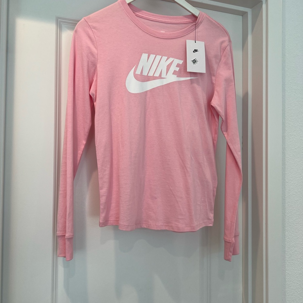 Nike Long Sleeve Tee in Pink